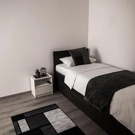 ゲストハウス Pansioni Centar Gnojnice