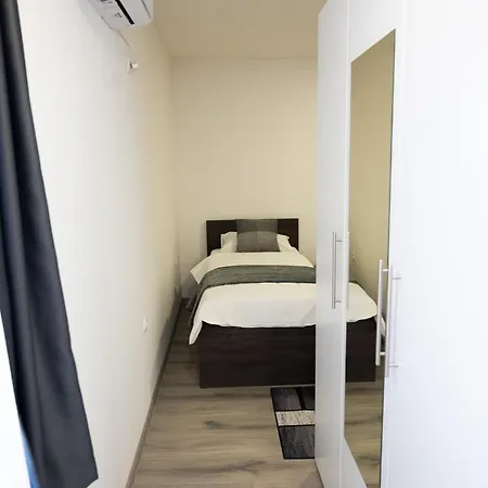 ゲストハウス Pansioni Centar Gnojnice